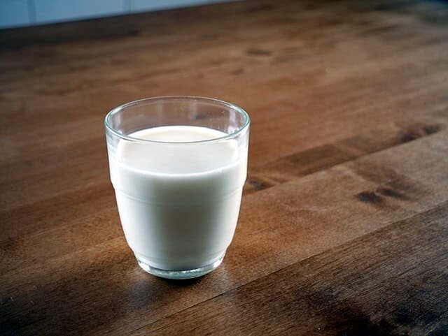 como-se-etiqueta-la-leche-bST
