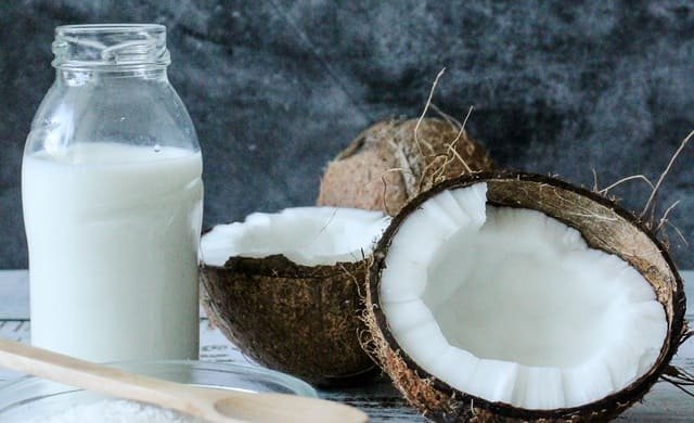 Efectos-de-la-leche-de-coco-sobre-el-colesterol-y-la-salud-del-corazon